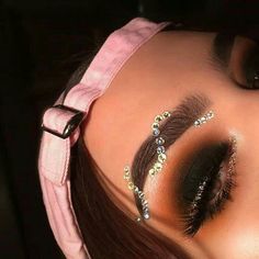 ❤ ℒℴvℯly Eye Looks With Rhinestones, Gem Makeup, Makeup Ojos, Rhinestone Makeup, Carnival Makeup, Makeup Logo, Make Up Inspiration, Rave Makeup, Glam Makeup Look