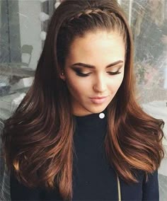 10 peinados con trenzas perfectos para ir a la oficina Pinterest Hair, Front Hair Styles, Hair Braid, Penteado Cabelo Curto, Trendy Hairstyles, Bridesmaid Hair, Hair Videos, Summer Hairstyles