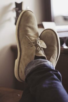 Chukka boots.  #menswear #mensstyle #mensfashion #style #fashion #dapper Clarks Desert Boot, Guy Style, Leather Ideas, Desert Boot, Shoes Sneakers Nike, Timberlands, Hamptons Style, Island Style, Son Style