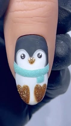 Abominable Snowman Nail Art, Eagle Nail Art, Christmas Nail Art Designs Penguin, Nail Art Designs Animals, Christmas Nails With Penguins, Trendy Nail Art Designs 2022 Winter, Nails Design Simple Classy, Easy Nail Ideas Christmas, Winter Animal Nail Art