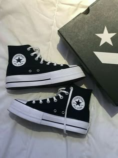 Que lindos Girls Shoes Teenage, Cute Converse Shoes, Cute Converse, Pretty Shoes Sneakers, All Stars Converse, Black Converse, Cute Nike Shoes