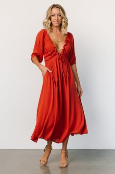 Orange Wrap Dress, Spain Outfit Ideas, Rust Colored Dress, Red Longsleeve, Half Sleeve Dress, Chic Romper, Baltic Born, Velvet Maxi Dress, Trendy Summer Outfits