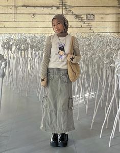 Fashion Inspo Outfits Modest, Hijab Inspo Outfit, Cargo Long Skirt, Cute Hijabi Outfits, Hijab Wear, Hijabi Fits, Celana Jeans, Hijabi Fashion Casual, Hijabi Style