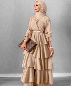 Simple Eid Outfit Ideas, Eid Outfits Ideas, Eid Outfit Ideas, Islamic Fashion Dresses, Hijab Dress Party, Estilo Hijab, Stile Hijab, Eid Outfit, Eid Outfits