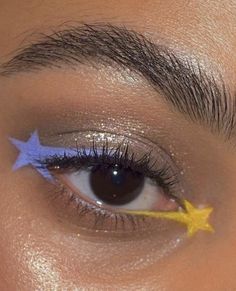 Makeup Inspo Graphic Liner, Multi Colored Eyeliner, Fun Easy Eyeliner Looks, Firework Eyeliner, Star Graphic Liner Makeup, Hooded Eye Colorful Makeup, Lightning Bolt Eyeliner, Graphic Makeup Eyeliner, Graphic Eyeliner Ideas Colorful