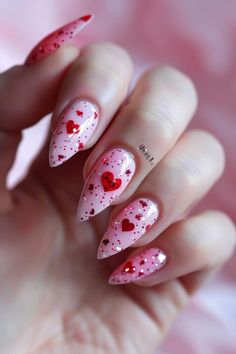 Pink Design Nails, Valentines Day Nails Pink, Valentines Nails Ideas, Valentines Day Nails Ideas, Pink Valentines Day Nails, Elegant Christmas Nail Designs, Festive Manicure, Gold Glitter Nails, Nail Designs Valentines