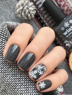 Dark Grey Winter Night Winter Nail Colors, Nail Colors Winter, Her Nails, Winter Nail Designs, Winter Nail, Colorful Nail Designs, Nagel Inspo, Cat Kuku