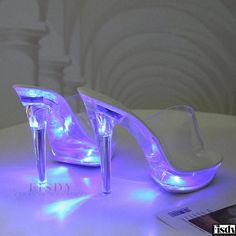 Fisdy - Exquisitos zapatos de cristal: Zapatos de tacón ultra alto que iluminan, un espectáculo de moda con elegantes tacones de aguja, plataforma impermeable transparente y adornos de cristal. Crystal Heels, Lit Shoes, Crystal Shoes, Super High Heels, Pu Heels, Platform Sandals Heels, Crystal Embellishment, Heel Type, High Heel Pumps