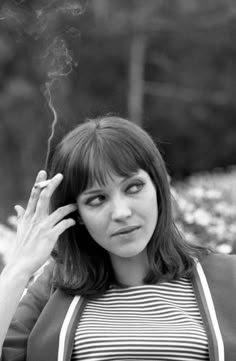 Anna Karina Hair, Karina Short Hair, Margo Guryan, Karina Hair, 60s Hair, Hair Bangs, Short Hair With Bangs