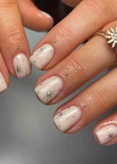 New Years Nail Designs For Kids, New Year’s Eve Nails Design Short, New Years Nail Inspiration, New Years Nails Squoval, Nee Year Nail Designs, New Years Nails For Kids, New Years Beach Nails, New Years Nail Designs Short Nails, New Years Eve Manicure