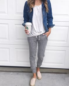 Little too casual, but this idea. Maybe black or dark grey non cotton joggers instead? Popular Fall Outfits, Fashion Mode