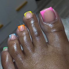 Feet Pedicure Nails, French Manicure Toes Toenails, Cute Toes Nails, Pedicure Gel Ideas, Best Summer Pedicure Colors, Toes Acrylic Toenails, Manicure And Pedicure Ideas, French Pedicure Ideas