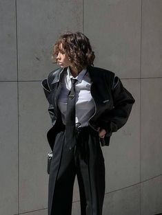 Women In Suits Aesthetic, Aesthetic Beautiful Girl, Corset Jeans, Outfit Feminine, Suit Dresses, Woman In Suit, Masc Women, Masc Outfits