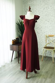 "*DHL shipping upgrade is available at check out process. Shipping part by DHL will take 3-6 days only. Production time may take around 2-3 weeks. If this is in rush you can convo us to make it sooner.:) Olivia dress in floor length version. This is elegant for a party and special occasion such as prom, bridesmaid day, wedding ceremony, graduation and for all. Also custom length for this dress is available and if you are looking for other color please convo. DESIGN✄: -Sweetheart bust line. -Ruff Maroon Dress Prom, Dark Red Party Dress, Summer Reception Dress, Maroon Bridesmaid Dress, Dark Maroon Dress, Maroon Prom Dress, Burgundy Wedding Dress, Maroon Bridesmaid, Maroon Bridesmaid Dresses