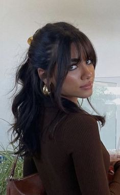 cute wispy bangs, wispy bangs, soft bangs wispy, fringe bangs Long Hairstyles With Bangs Aesthetic, Whispy Front Bangs Dark Hair, Scrunched Hairstyles Medium, Brunette Wispy Fringe, Long Fringe Layers, Long Hair With Straight Across Bangs, Outfits That Show Off Tattoos, Sparse Bangs Long Hair, Hairstyles For Shaggy Hair