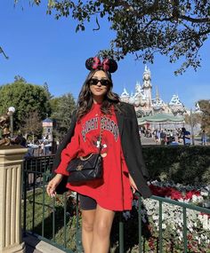 Nye Disney World Outfit, December Disneyland Outfit, Disney World Outfits Halloween, Disney December Outfits, Disney Outfits December, Disney In December Outfits, Disney Outfits Women Fall, Disneyworld Outfit Women, Outfits To Wear To Disney