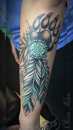 Native American Feather Tattoo, Kurt Tattoo, Cherokee Indian Tattoos, Native American Tattoo Designs, Indian Tattoo Design