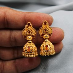 Gold Earrings For Daily Use, Gold Design Jewellery, Latest Gold Earrings, Antique Haram, Earrings Latest, Jhumka Designs, Bollywood Bridal, Happy Birthday Wishes Images, Gold Earrings Models