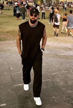 Black Mesh Shirt Outfit Men, El Alfa Concert Outfit Ideas, Designer Outfits Men Street Styles, Urban Summer Outfits For Men, Men’s Dark Fashion, Mexican Men Outfit, Summer Outfits Black Men, Black Outfit Men