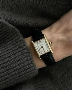 Womens Luxury Jewelry, Timeless Style Women Classy, Luxury Watches Women, Beatrice Gutu, Aesthetic Watch, Classy Watches, Watch Aesthetic