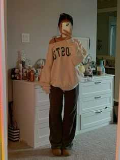 Comfy Cute Study Outfit, Cute Aesthetic Sweaters, Autumn Outfits Comfy, Soft Comfy Outfits, Autumn Comfy Outfit, Outfits For People With A Tummy, Comfy Casual Winter Outfits Aesthetic