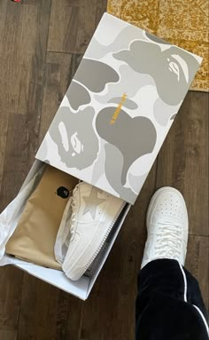 Sneakers Aesthetic, Bape Sneakers, Rich Rich, Nike Slippers, Replica Sneakers, Sneaker Website, Nightclub Aesthetic, Story Ig