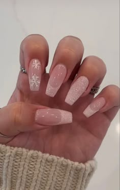 Nail Silver, Movie Aesthetic, Winter Nails Acrylic, Accent Nail, Pointed Nails, Classy Acrylic Nails, Nails Glitter, Nails 2023