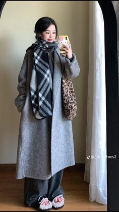 High Journal, Royale High Journal Ideas, Ulzzang Outfit, Uni Fits, Trendy Date Night Outfit, Cold Outfits, Cold Weather Fashion, Royale High, Home Clothes