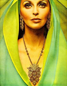 Patti Hansen, Jewelry Ad, Lauren Hutton, 1960's Fashion, Walmart Jewelry, Swinging Sixties, Jewelry Ads, Monet Jewelry, Rock N’roll