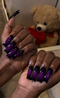 Purple Nail Designs Black Women, Aura Nails On Dark Skin, Purple And Black Aura Nails, Black And Purple Chrome Nails, Dark Purple Ombré Nails, Black And Purple Aura Nails, Clear Aura Nails, Dark Purple Aura Nails, Dark Purple Y2k Nails