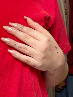 Sparkle On Hand Tattoo, Womens Small Hand Tattoos, Danty Tattoos Small Hand, Dainty Hand Tats, Stars On Finger Tattoo, Stars On Hands Tattoo, Dainty Hand Tattoos For Women Floral, Star On Hand Tattoo, Hand Adornment Tattoo