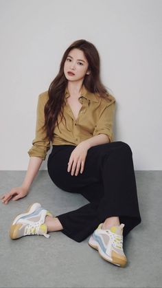 Song Hye Kyo Style, Korean Outfit Street Styles, Western Wear Outfits, Hye Kyo, Diy Clothes Design, Shoes Outfit Fashion, Song Joong, Song Hye Kyo, Casual Day Outfits