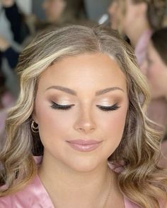 Natural Makeup Looks For Bridesmaids, Pageant Eye Makeup, Simple Pageant Makeup, Makeup Ideas Bridesmaid Natural Looks, Natural Makeup Look For Bridesmaid, Bridesmaid Eye Makeup Blue Eyes, Light Neutral Makeup, Junior Bridesmaid Makeup Natural, Briadsmaid Make Up