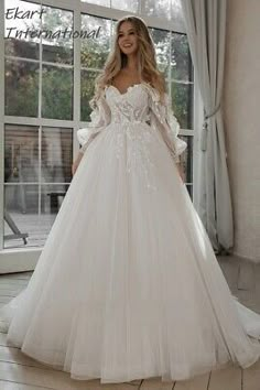 Fringe Wedding Dress, Sleeved Wedding Dress, Wedding Dress Fabric, Sleeved Wedding, Fairy Tale Wedding Dress, Fancy Wedding Dresses, Cute Wedding Dress, Pretty Wedding Dresses, Wedding Ideas Dresses