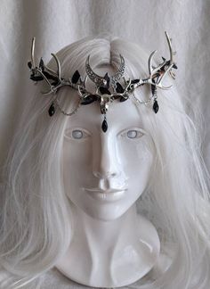 Witchy Crown, Crown With Horns, Rose Hawthorne, Bone Crown, Magical Crown, Horn Crown, Halloween Sweet 16, Branch Crown, Stag Skull