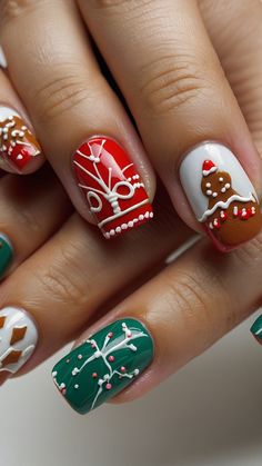 Create festive and easy Christmas nail art with our gingerbread nail designs These disgustingly cute cat eye designs will elevate your holiday look Get creative this season with French tip TikTok-inspired or 3D almond designs Nail your Christmas aesthetic with these simple and eye-catching nail art ideas Easy Christmas Nail Art, Christmas Nail Art Easy, Designs Nail, Christmas Nail Art