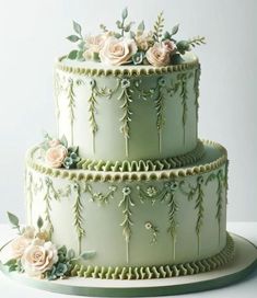 2 Tier Birthday Cake With Flowers, Vintage Tiered Cake, Green Quinceanera Cake, Vintage Piping Cake, Bridgerton Cake, 100 Cupcakes, Victorian Cakes, Bolo Vintage, Tiered Cake Design