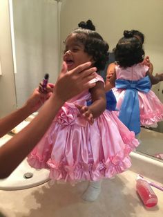 Dream Life Aesthetic Family Black, Mixed Baby Aesthetic, Girl Mom Aesthetic Black, Baby Girl Aesthetic Black, Cute And Pregnant Black Women, Pregnancy Belly Photos, Mommy And Baby Pictures, Future Mommy, Baby Momma