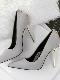 #heels #heelsaddict #shoes#shoeshighheels Elegant Shoes Heels, Hak Tinggi, Pretty Heels, Fancy Heels, Fashion Shoes Heels, Shoes Heels Classy, Cute Shoes Heels, Shoes Outfit Fashion, Chique Outfits