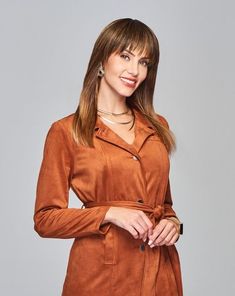 This modern top piece blends in with your own hair to create a look that’s perfectly beYOUtiful. Wear for coverage or to change up your look. Adding a professionally cut bang is now as simple as 1, 2, 3. To attach, simply clip in the perimeter pressure-sensitive clips, finger style and go! Your dream do is now a dream come true. Click link to shop now! #wig #wigs #wigstudio1 #raquelwelch #raquelwelchwigs #monofilament #lacefront Finger Style, How To Cut Bangs, Modern Tops, Front Hair Styles, A Dream Come True