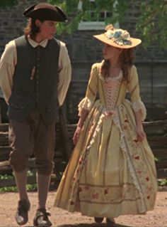 Colonial Woman Aesthetic, 1800s Fashion America, Colonial Dress American, 1700s Colonial Dress, Village Clothing, 19th Century Aesthetic Girl, Colonial Woman, History Clothes, Romeo And Juliet Costumes