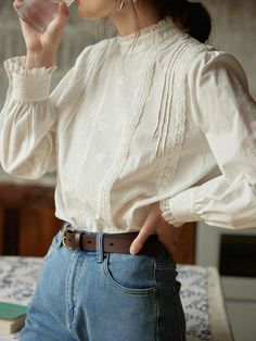 Lace White Blouse, Rock Outfit, White Lace Blouse, Mode Casual, Dita Von Teese, 가을 패션, Blouse Outfit