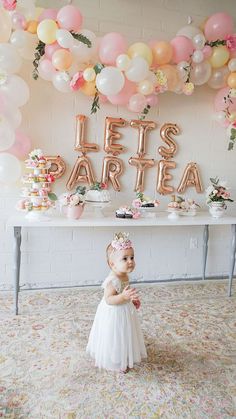 Table For 2 Birthday Theme, Tea Party Diy Decorations, Easy Birthday Decoration Ideas, Tea Party Cake Birthday, Tea Party Cake Ideas, 1st Bday Ideas, Lets Partea, Second Birthday Decorations, Tea Party Birthday Cake