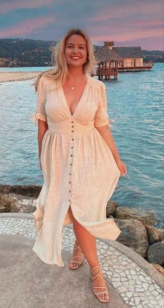 Feminine Curvy Outfits, Boho Summer Outfits Plus Size, Feminine Outfits Plus Size, Curvy Summer Dresses, Midsize Boho Fashion, Curvy Boho Fashion, Plus Summer Outfits, Spring Plus Size Outfits, Summer Plus Size Outfits