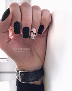 Black flower nails Nails Design For Short Nails, Summer Square Nails, Design For Short Nails, Square Nails Design, French Pedicure, Square Nail Designs, Short Nail Designs, Nail Polish Designs