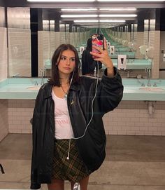 aesthetic girls, aesthetic, vibes, pin, selfies Julianna Citlali, Big Jacket, Selfie Pose, Fits Clothes, Dream Girl, Stockholm Fashion, Winter Fits, Todays Outfit, Selfie Poses