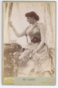 Gothic Revival House, Dolly Sisters, Margot Fonteyn, Digital Gallery, Antique Photography, Victorian Hairstyles, Bridal Bouquet Fall