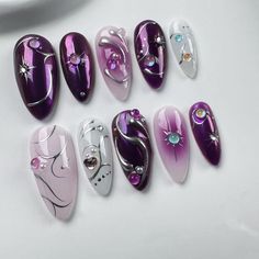 Hmong Inspired Nails, Winter Gel Nails Designs, Purple Holographic Nails Designs, Shinobu Kochou Nails, Genshin Nail Ideas, Arcane Inspired Nails, Silver Chrome Nail Designs, Cute Design Nails, Pink And Purple Nails Designs