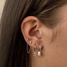 EARRINGS | Aglaea Jewellery Silver Chain Earrings Aesthetic, Silver Earrings Pearl, Silver Earring Inspiration, Classy Silver Earrings, Silver Earscapes, Sliver Earing Ideas, Silver And Pearl Earrings, Earring Stacks Silver, Earring Inspo Silver