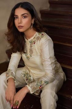 Shop for Stotram White Embroidered Kurta Pant Set for Women Online at Aza Fashions Suits For Women Indian, Silk Kurti Designs, Floral Embroidered Shirt, Pant Suits For Women, Latest Designer Dresses, Kurta Pant Set, Silk Kurti, Indian Designer Outfits, Kurta With Pants